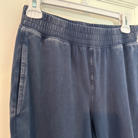 Free People Movement Hot Shot joggers, Navy, size Small - Picture 4 of 6